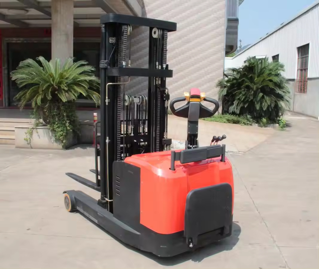 Everlift 2ton 1.5ton 1.2ton 1.6m 2.5m/3m/3.5m/4m/4.5m/5m/5.5m/6m Reach Pallet Stacker Reach Truck Forklift Forward/backward Titling et EPS Reach Walkie Stacker