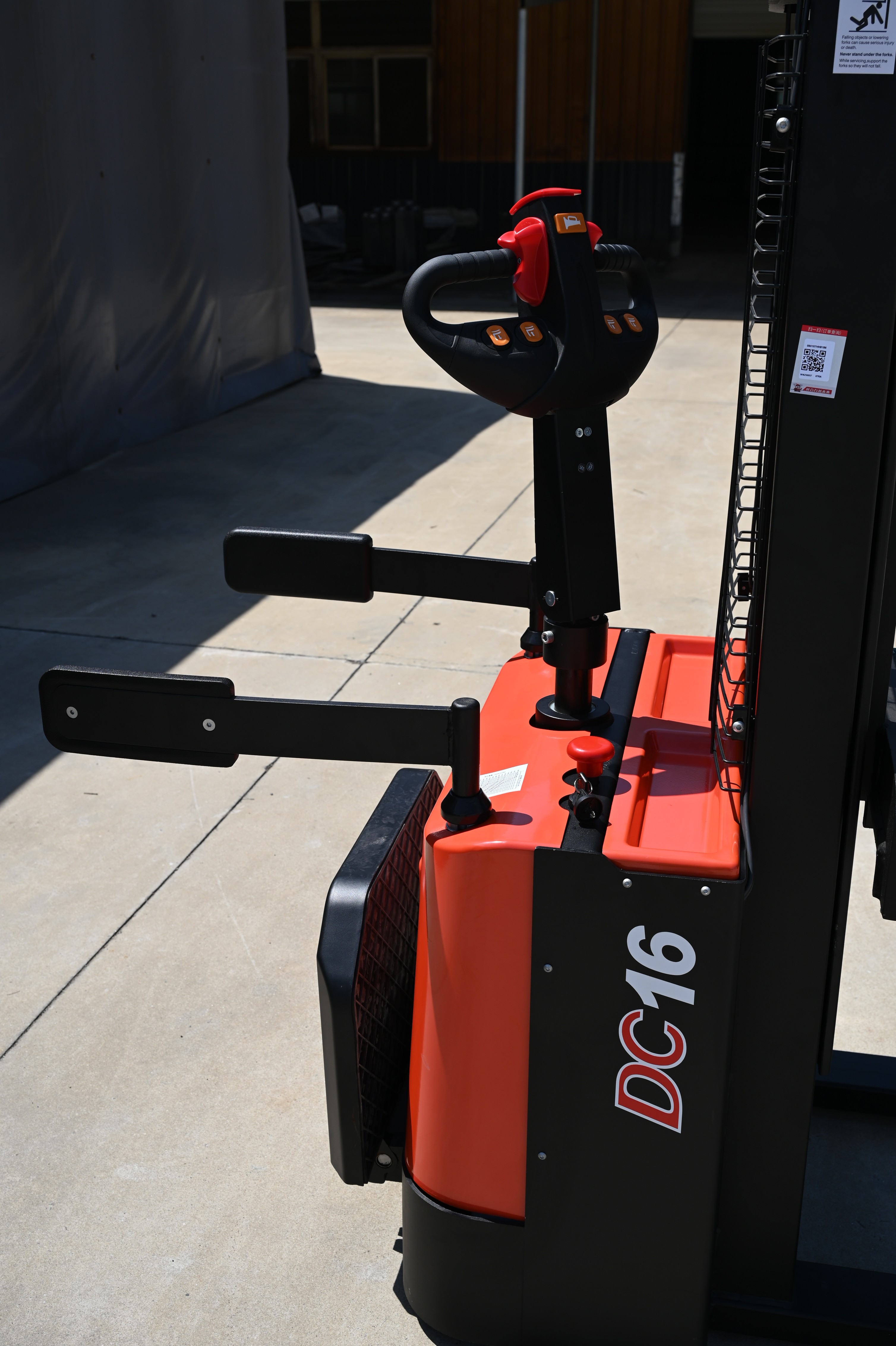 Everlift 1500kg 2000kg 3M Palette Battery Power Stacklift Forklift avec support sur la plate-forme pédale