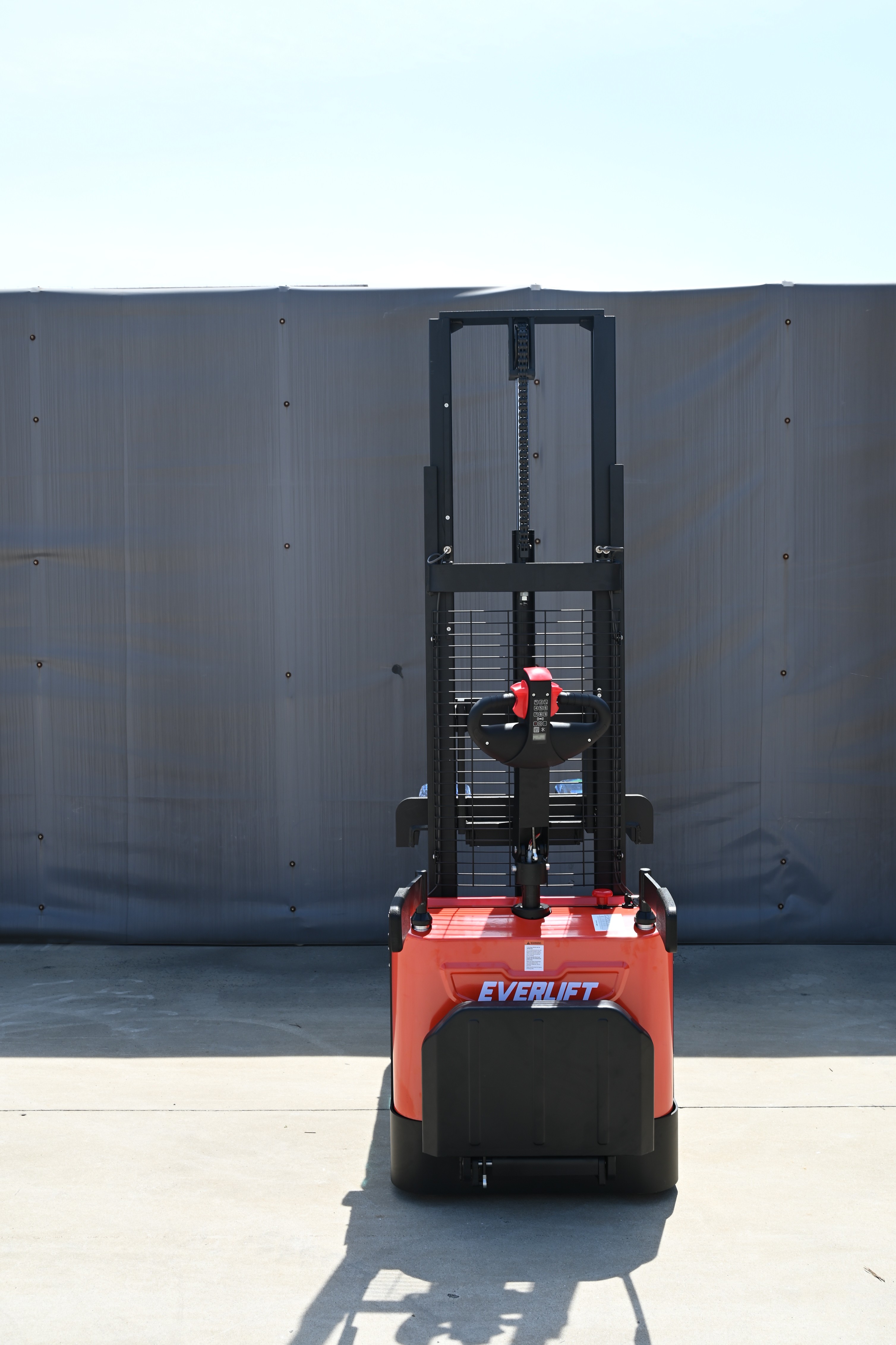Everlift 1500kg 2000kg 3M Palette Battery Power Stacklift Forklift avec support sur la plate-forme pédale